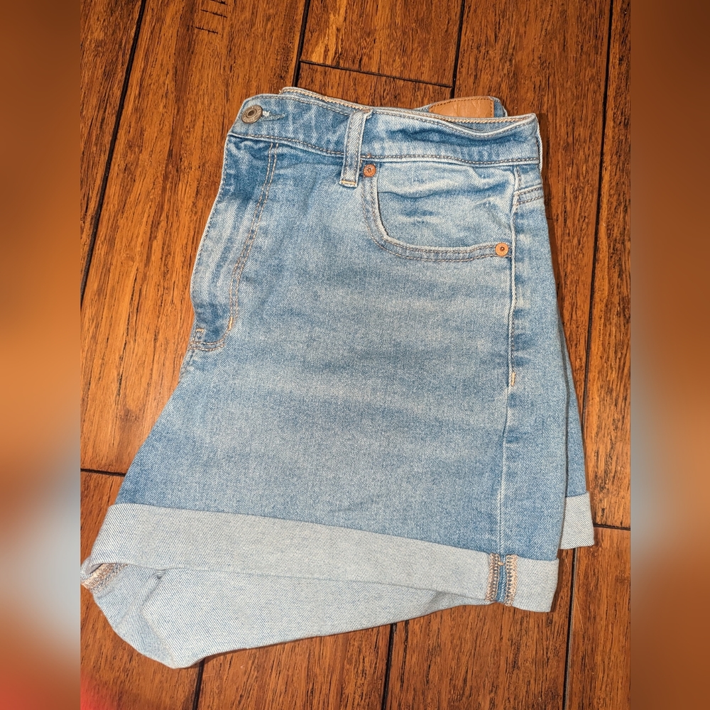 American eagle mom jeans